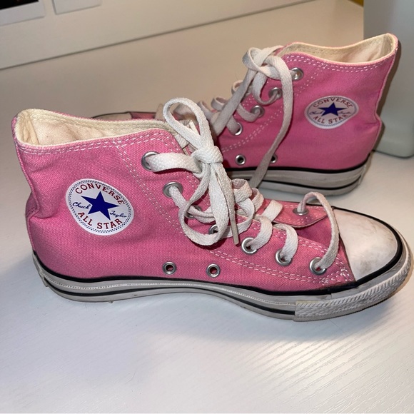 ⭐️ Pink Converse - Picture 4 of 5